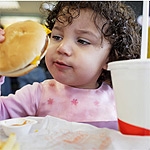 Fast food: basta con il marketing aggressivo