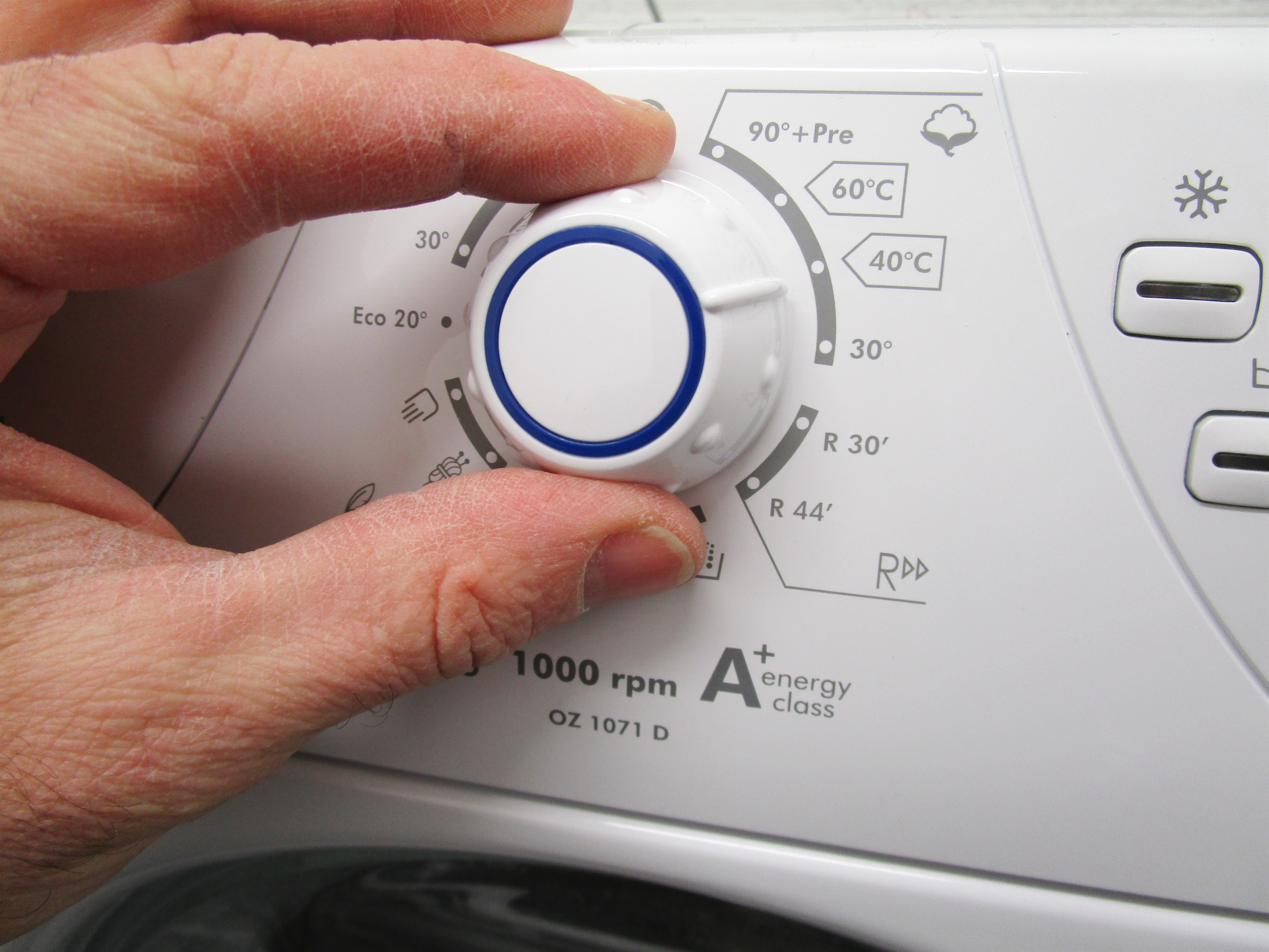 ZEROWATT OZ 1071 D04S