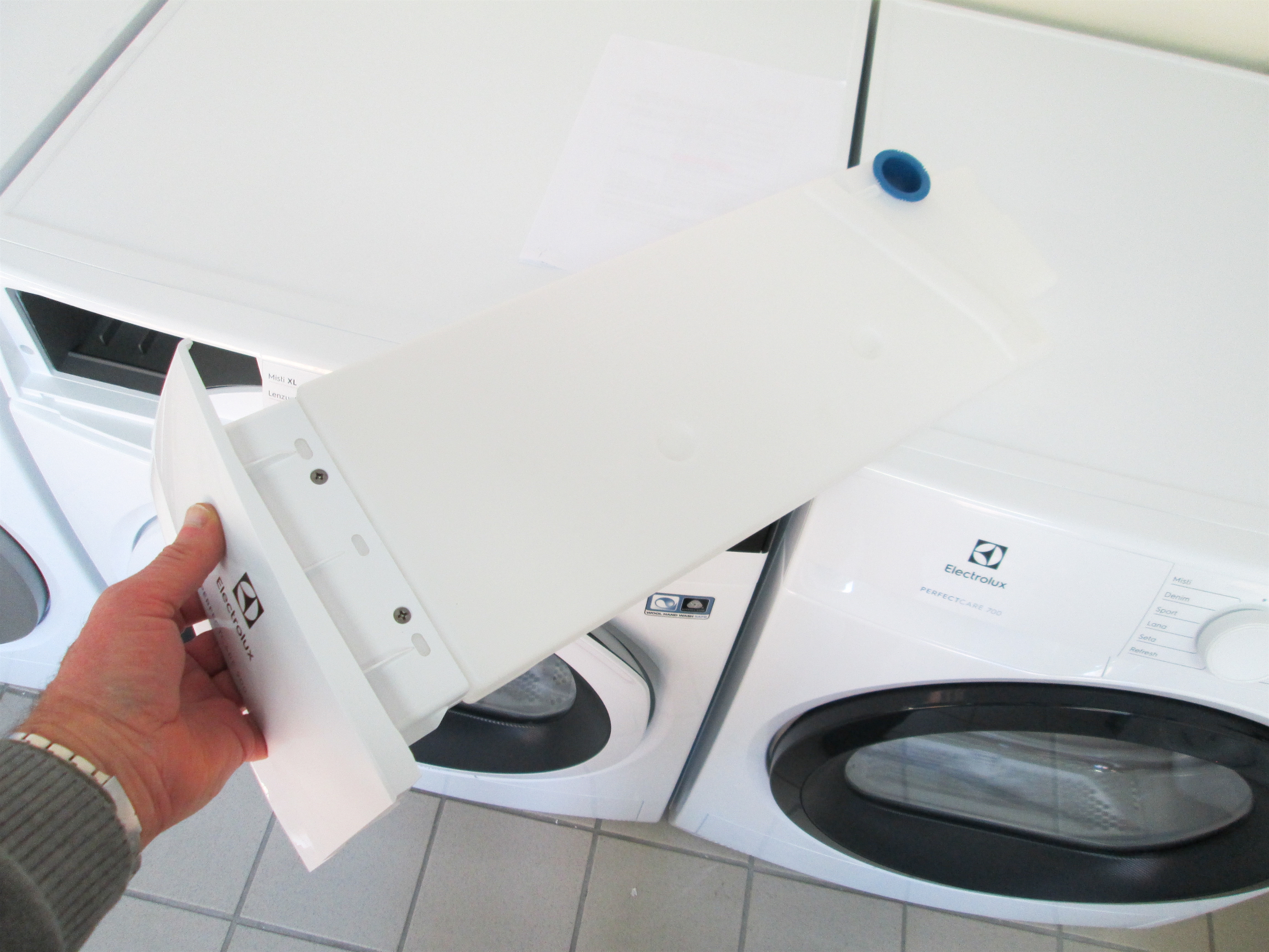 ELECTROLUX EW9HL83W3